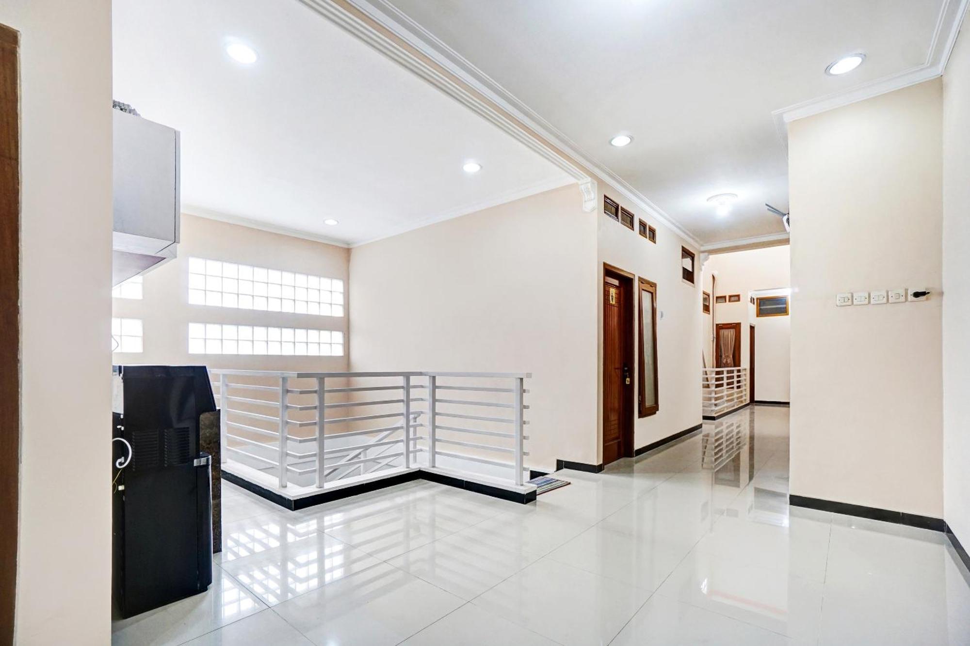 Avisha Guest House Syariah 玛琅 外观 照片
