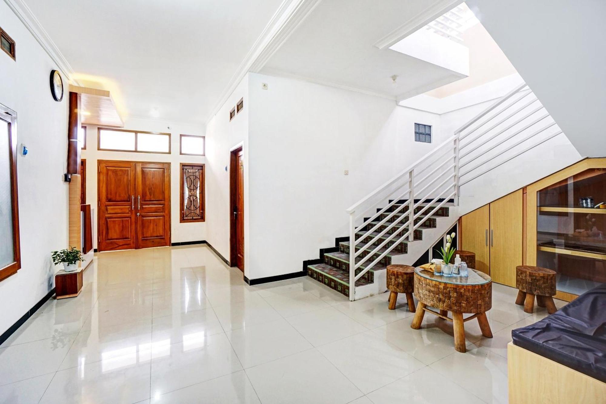 Avisha Guest House Syariah 玛琅 外观 照片