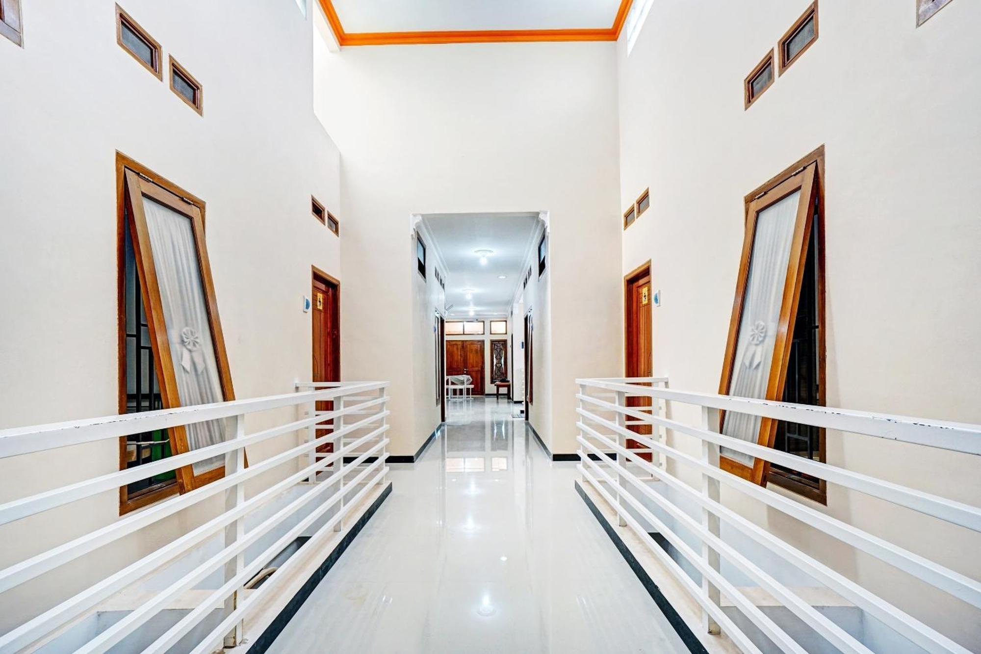 Avisha Guest House Syariah 玛琅 外观 照片